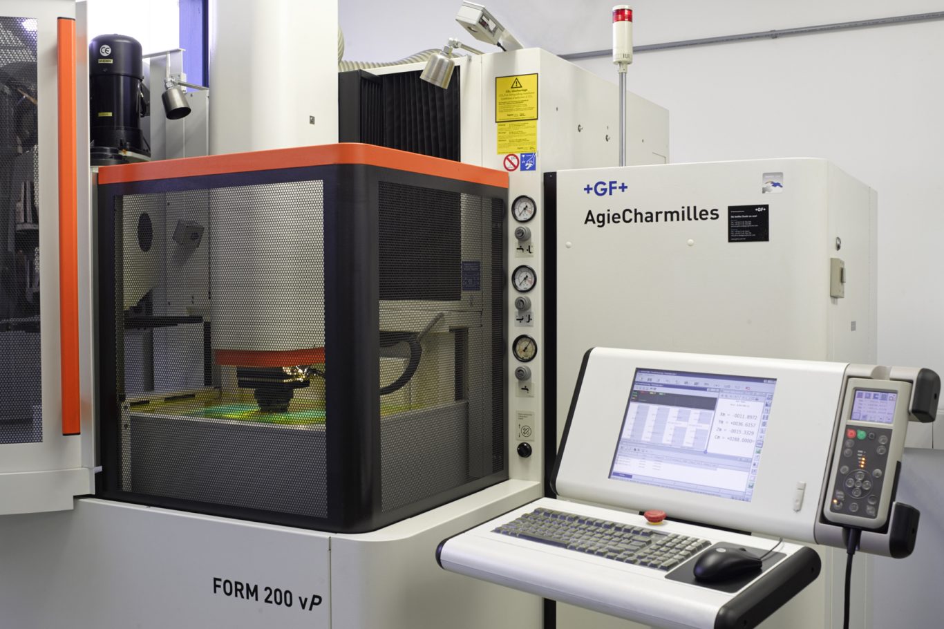 Senkerodieranlage AGIE FORM 200vP